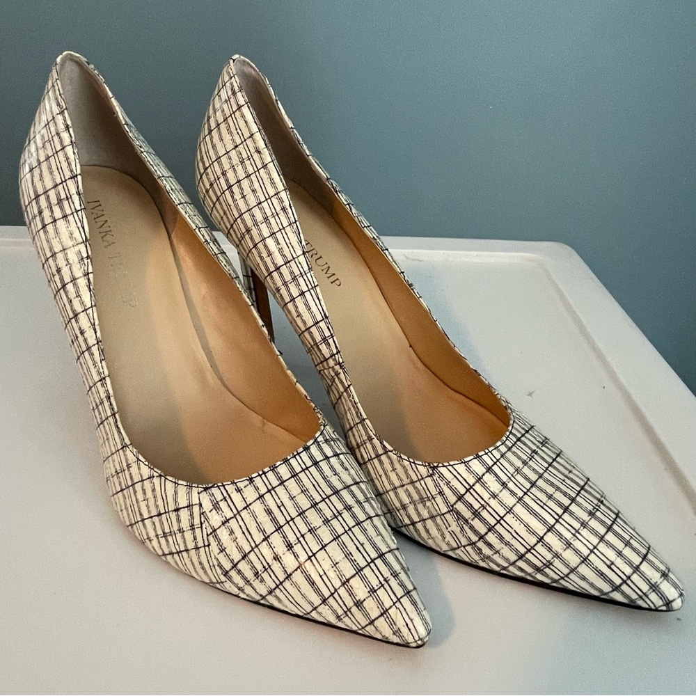 Ivanka Trump | Sz 9 | Black White | 3” Stiletto | EUC